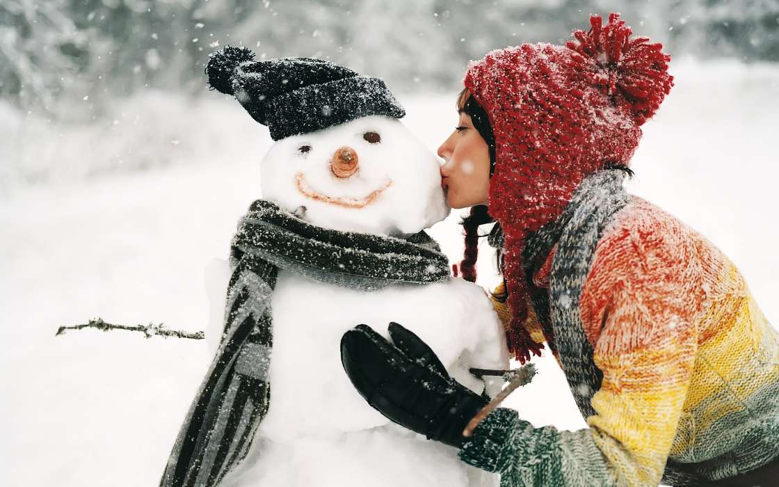 Girls,People,Snowman,Snow