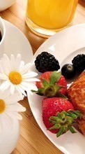 Scaricare immagine Food, Berries, Strawberry, Croissants sul telefono gratis.