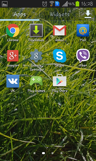 Screenshot dello Schermo Real grass sul cellulare e tablet.